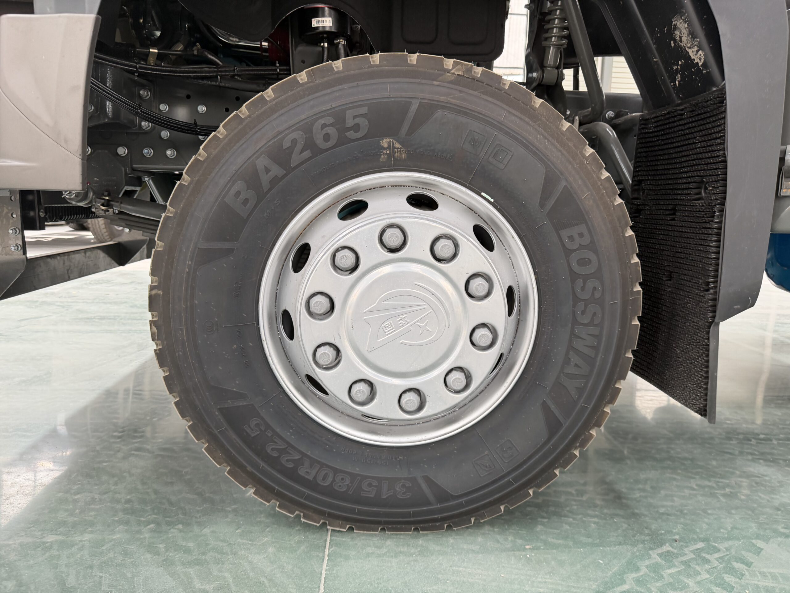 SINOTRUK HOWO NX 6×4 Tractor Unit - Image 4