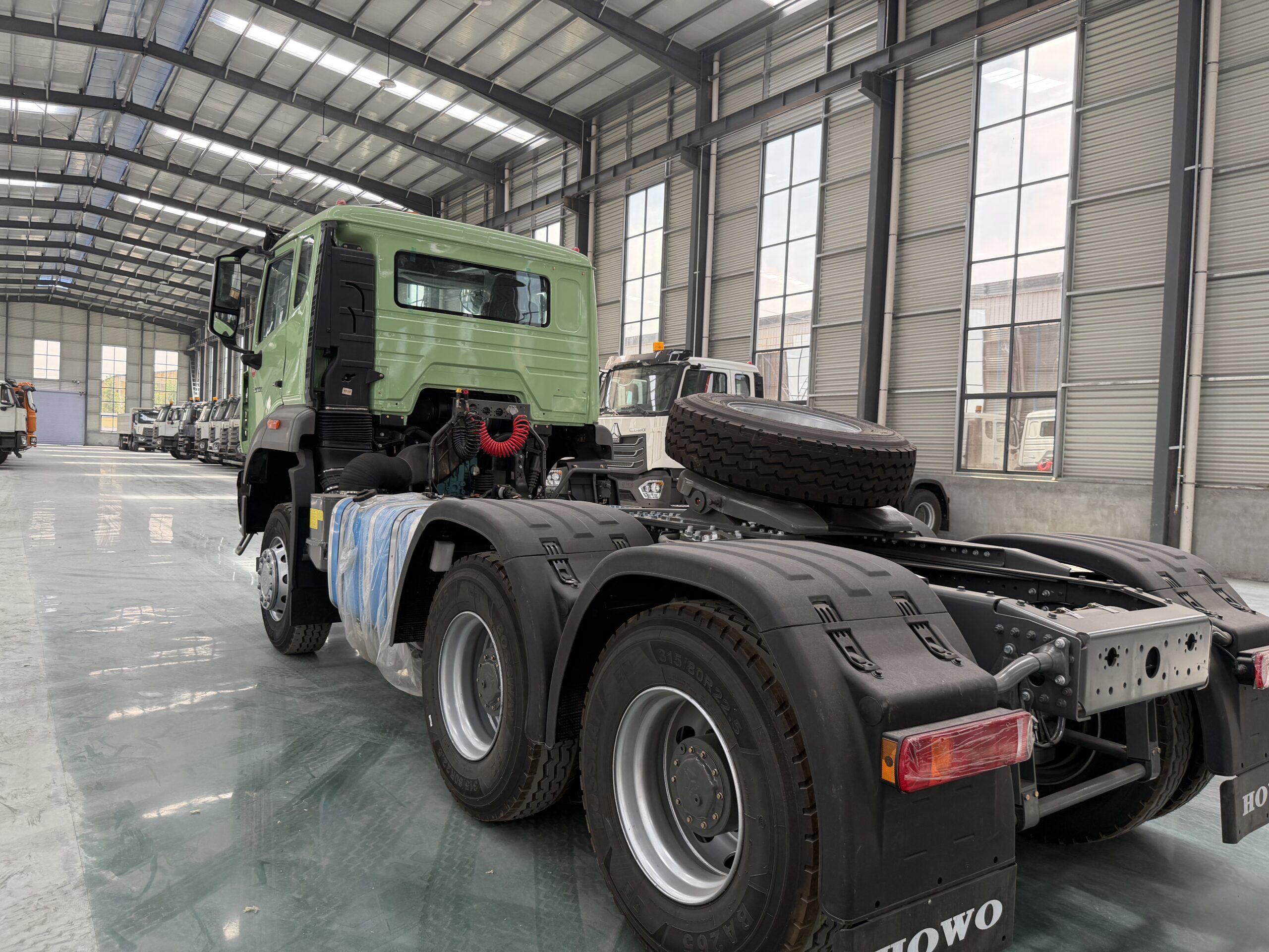 SINOTRUK HOWO NX 6×4 Tractor Unit - Image 6