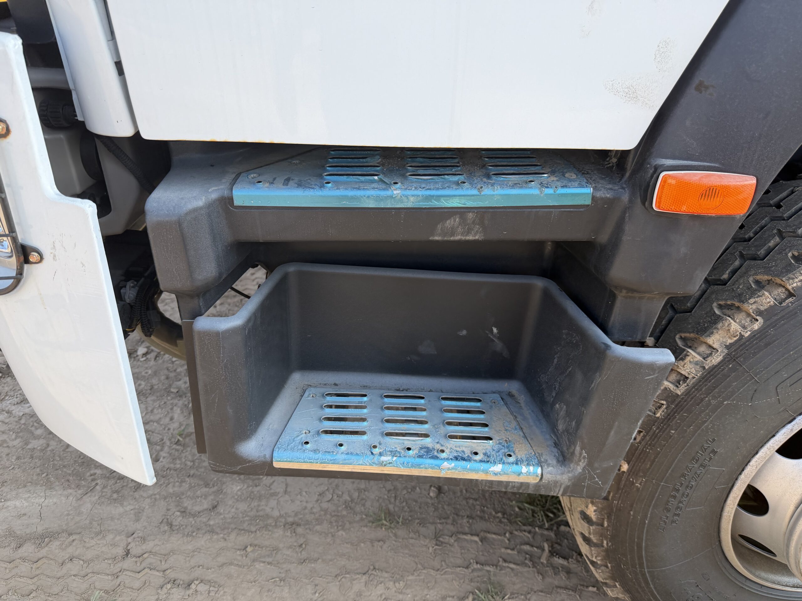 Used HOWO 6×4 Dump Truck - Image 6