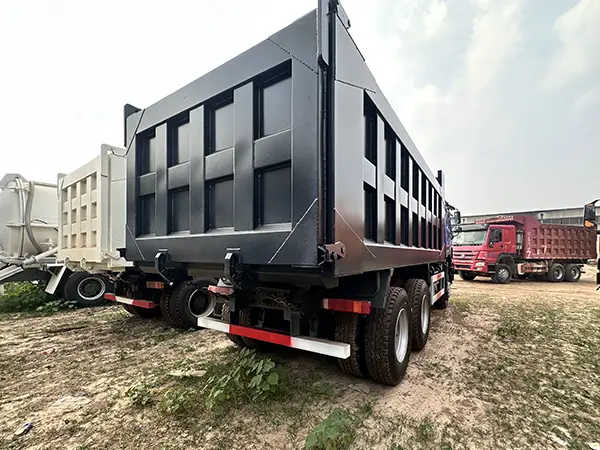 Used 6×4 Blue Cab Dump Truck | Reliable Heavy Duty Tipper Truck for Construction & Mining - Image 4