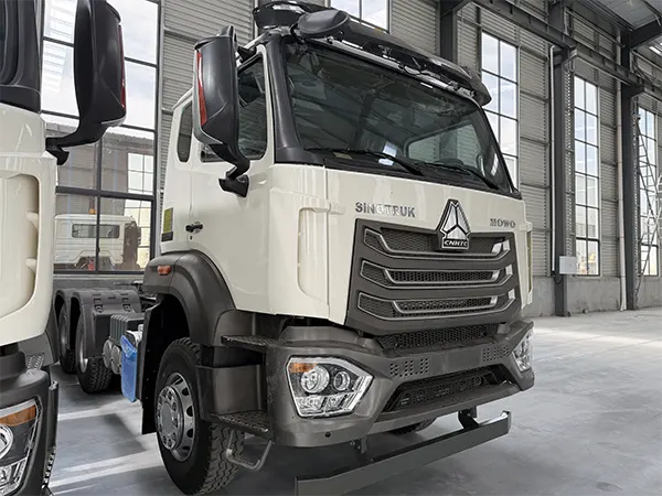 HOWO NX Series Tractor Truck - Image 2