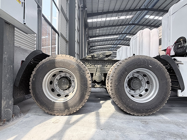 HOWO 6×4 Heavy‑Duty Tractor Head - Image 8