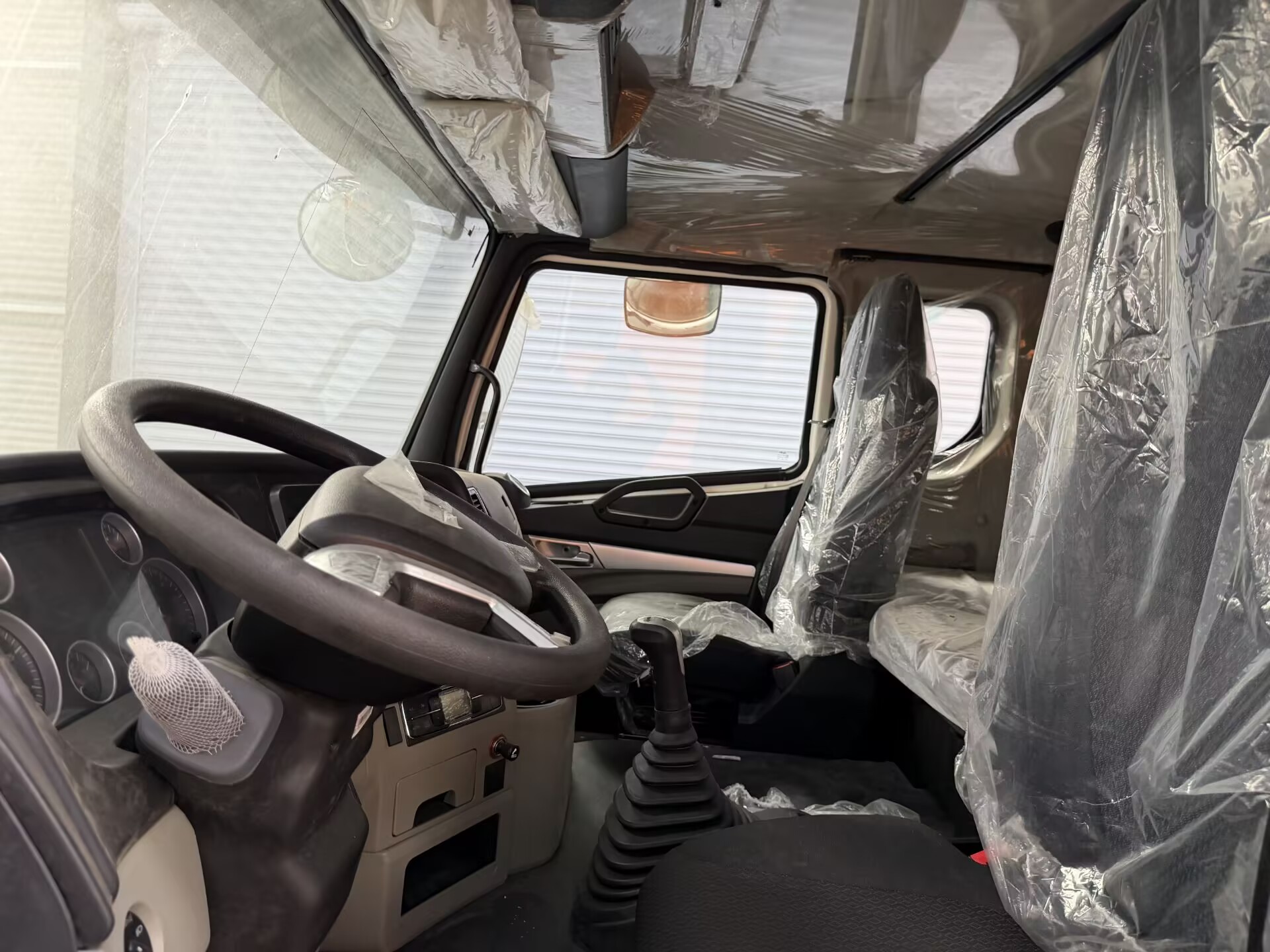 Refurbished Used HOWO 8×4 Dump Truck - Image 10