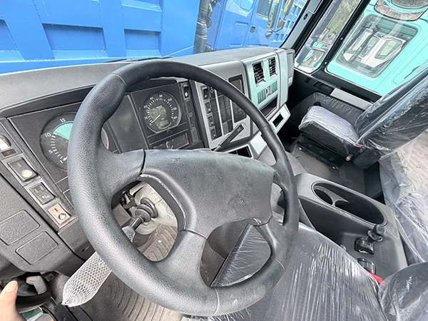 Used SHACMAN F3000 6x4 Tractor Head ‑ Strong Power, Tough For Bad Roads - Image 8