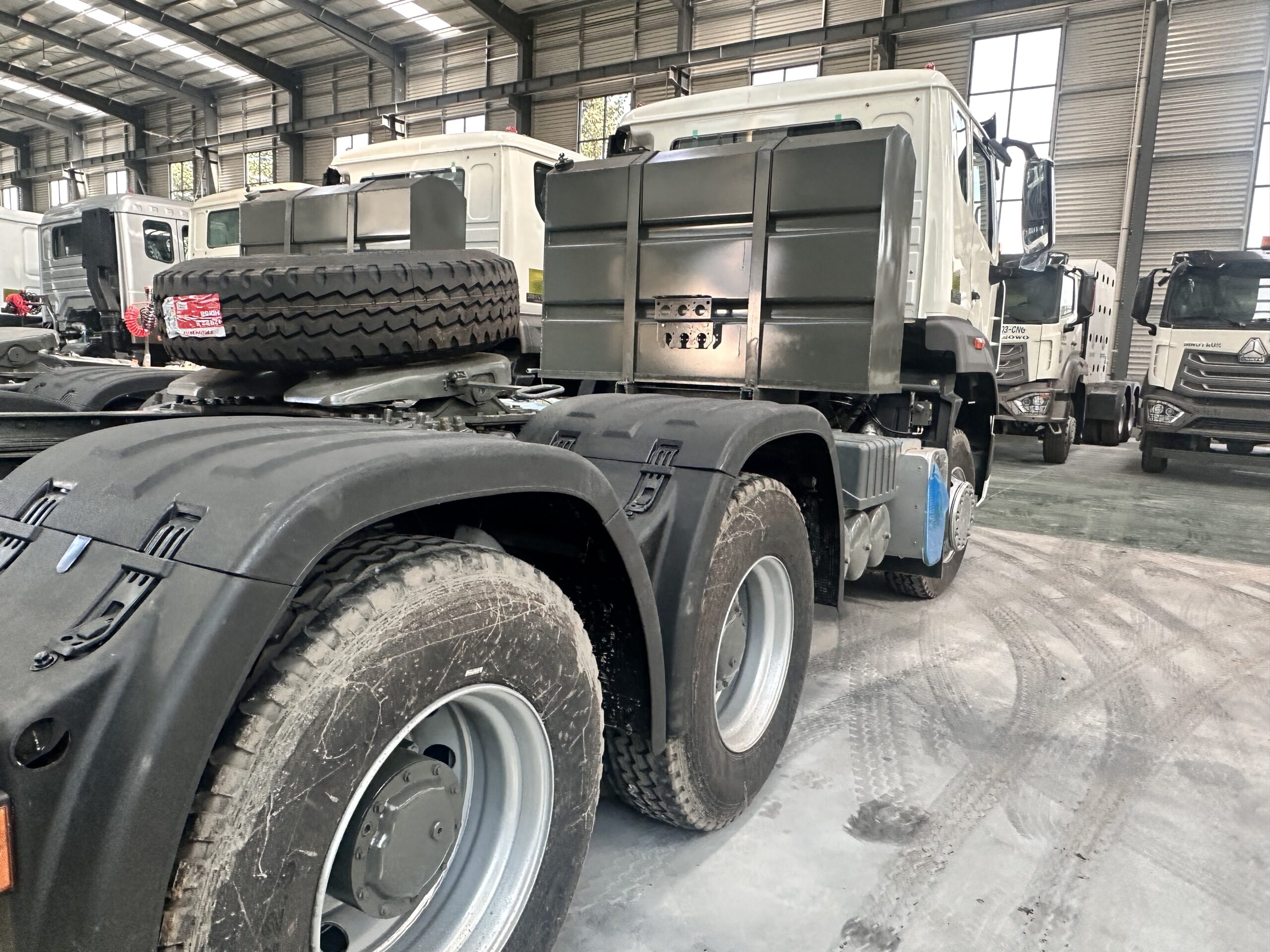 Used SINOTRUK HOHAN 6x4 Tractor Head - Image 4