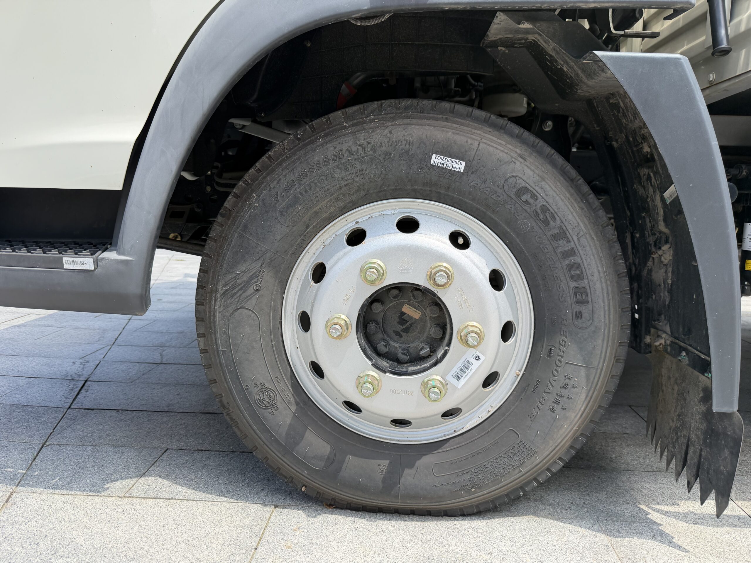 Used HOWO Flatbed Light Truck - Image 4