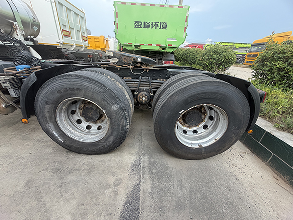 Cost‑saving Shaanxi Delong New M3000 6X4 LNG Gas Tractor Head For Long Haul - Image 4