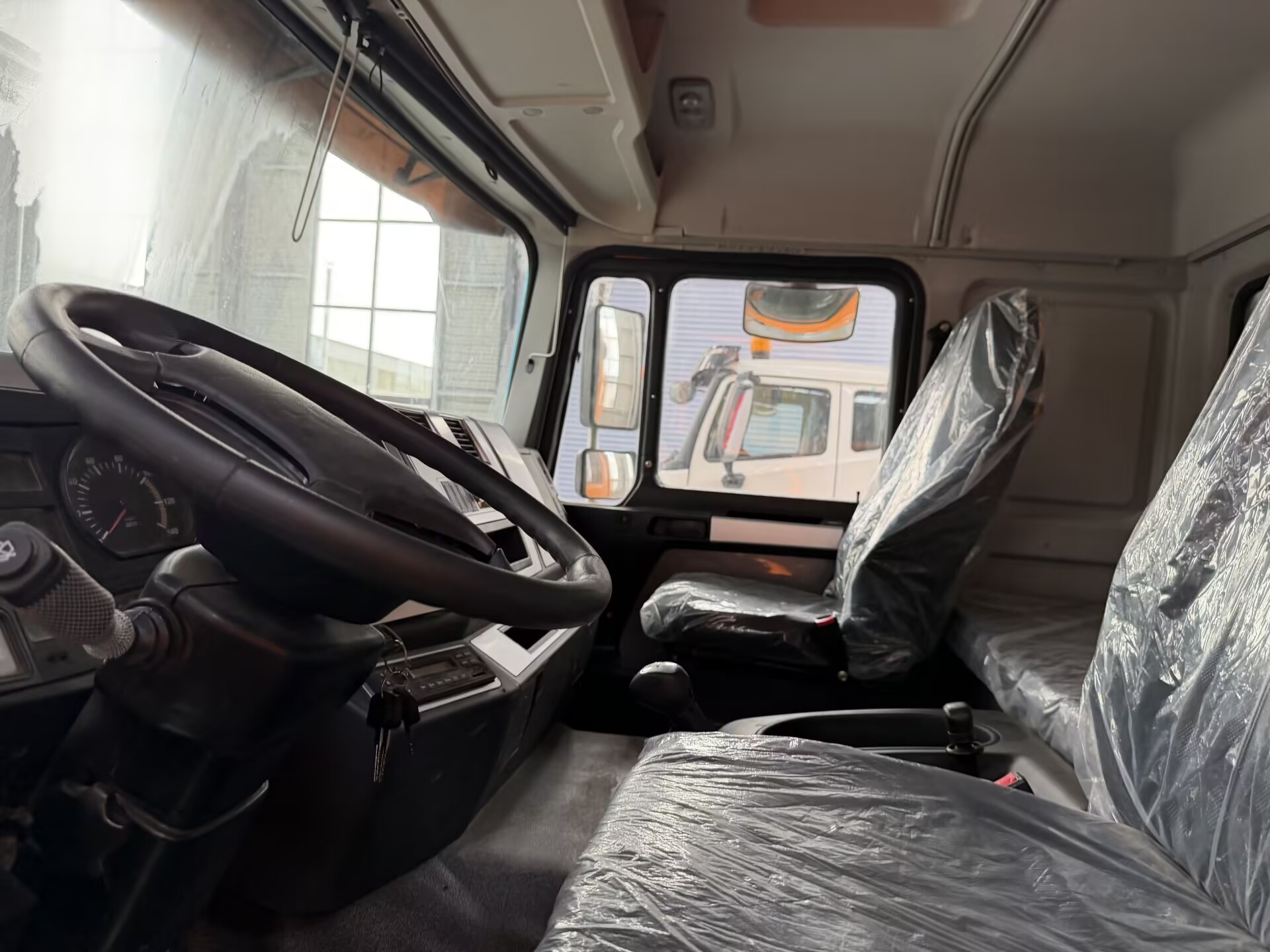 Refurbished SHACMAN F3000 8×4 Dump Truck - Image 6