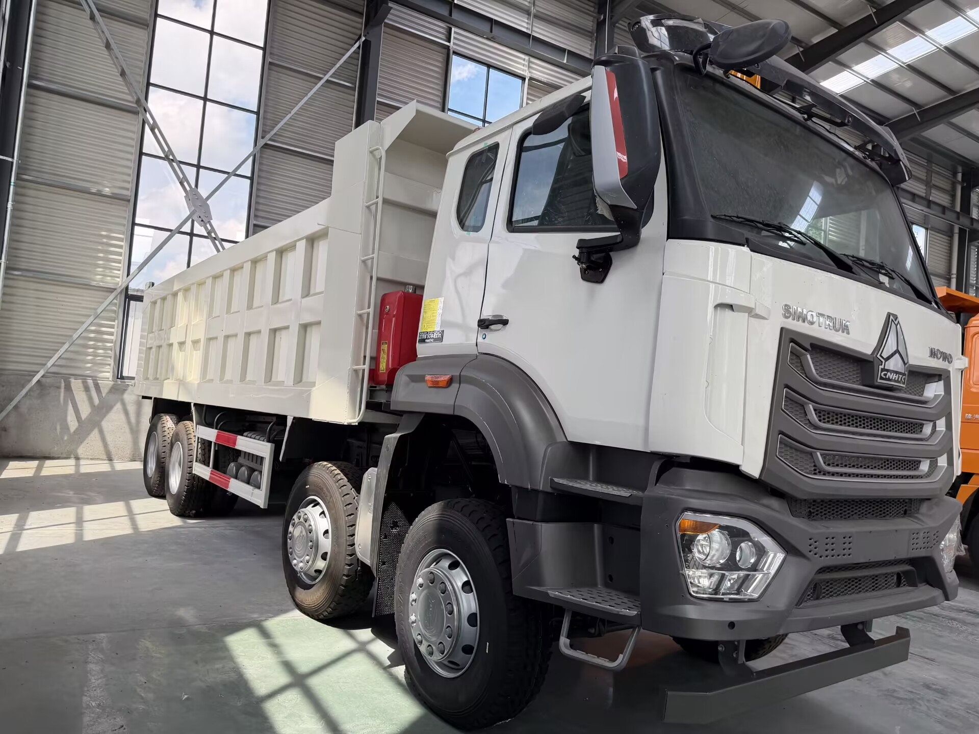Refurbished Used HOWO 8×4 Dump Truck - Image 8