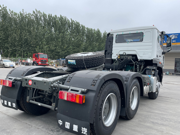 Used Sinotruk Howo NX 6x4 Tractor Head Heavy Duty Tractor Truck For Container Transport - Image 4